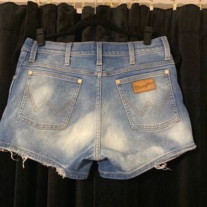 Wrangler distressed shorts